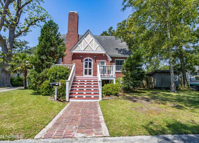 Property at 241 Riverview St, Belhaven, NC 27810, 3 beds, 2 baths