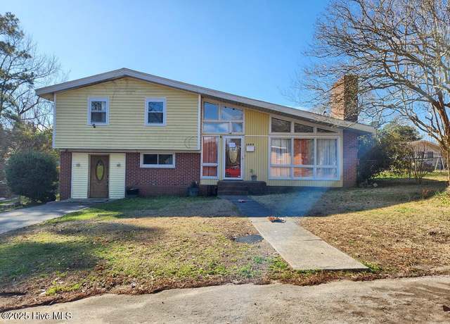 Property at 1505 Canal St, New Bern, NC 28560, 3 beds, 1.5 baths