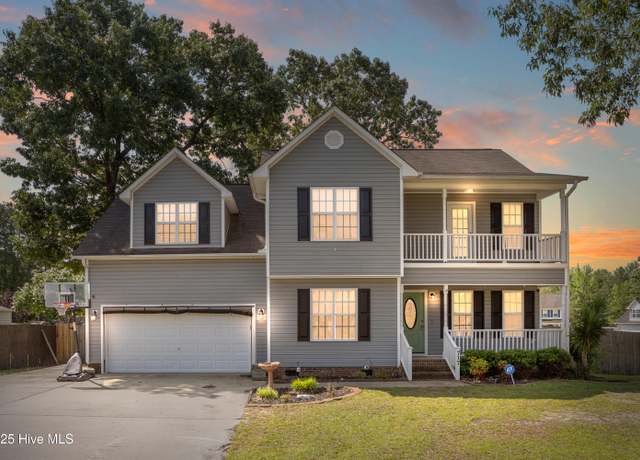 Property at 717 Lenoir Dr, Spring Lake, NC 28390, 3 beds, 2.5 baths