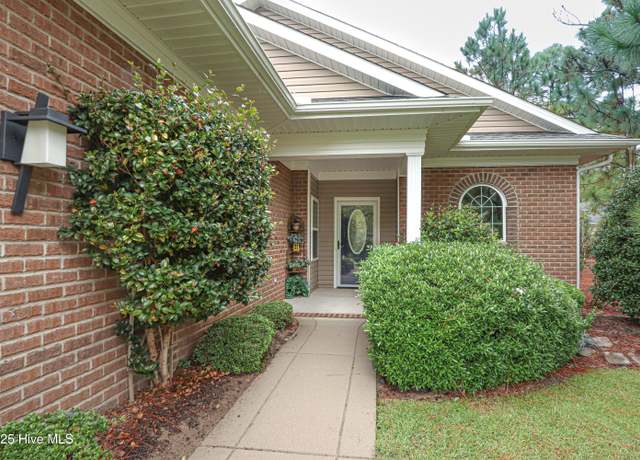 Property at 280 Robin Ln, Pinehurst, NC 28374, 3 beds, 2 baths