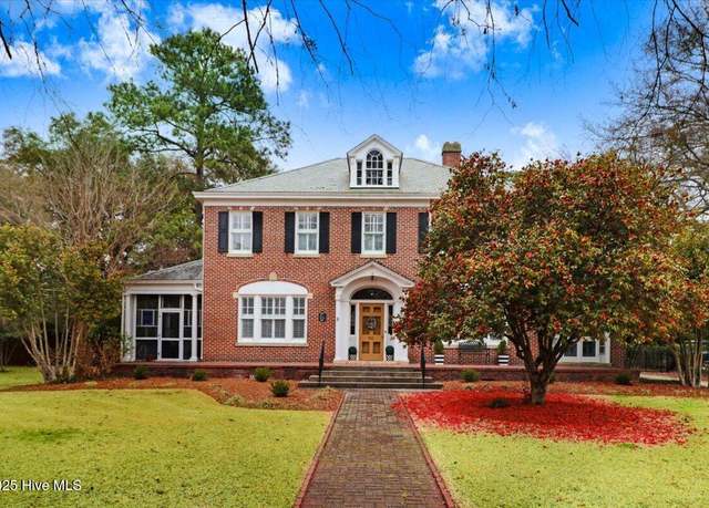 Property at 705 Park Ave, Goldsboro, NC 27530, 3 beds, 2.5 baths