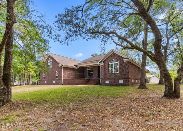 Property at 113 Rockledge Rd, Wilmington, NC 28412, 3 beds, 3.5 baths