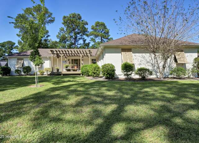 Property at 626 Robert E Lee Dr, Wilmington, NC 28412, 4 beds, 2.5 baths