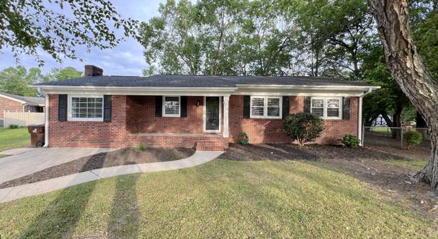 Photo of 3354 Clubview Dr, Farmville, NC 27828