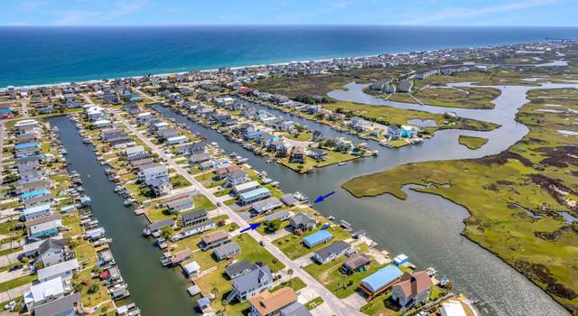 Photo of 3065 3rd St, Surf City, NC 28445