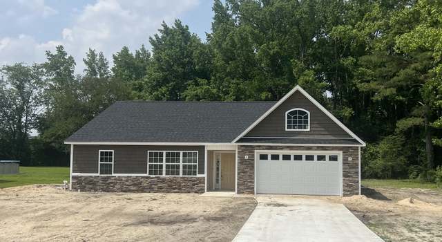 Photo of 106 Country Club Dr, Mount Olive, NC 28365