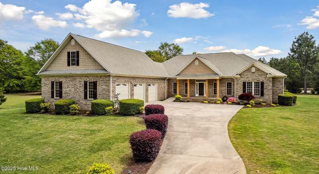 Photo of 412 Longleaf Dr, West End, NC 27376