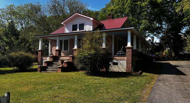 Photo of 240 E Virginia St, Robbins, NC 27325