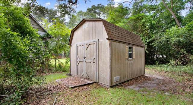 Photo of 304 W Railroad St, La Grange, NC 28551