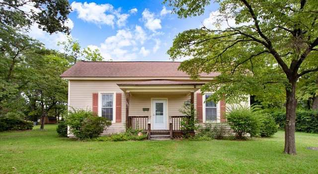 Photo of 304 W Railroad St, La Grange, NC 28551