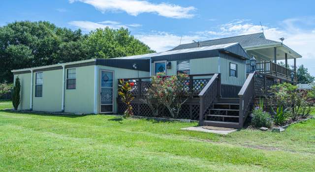 Photo of 115 Hill St, Cedar Point, NC 28584