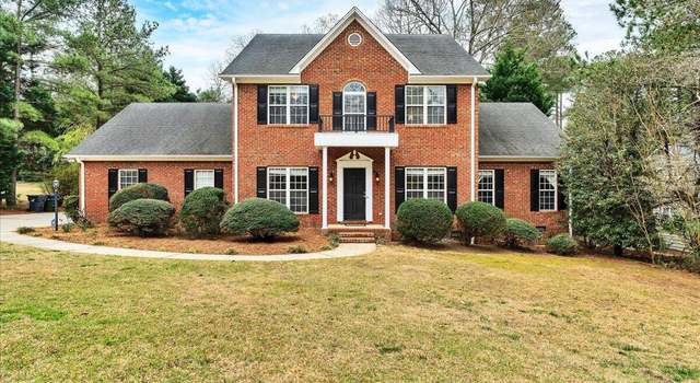Photo of 230 W Hedgelawn Way, Southern Pines, NC 28387