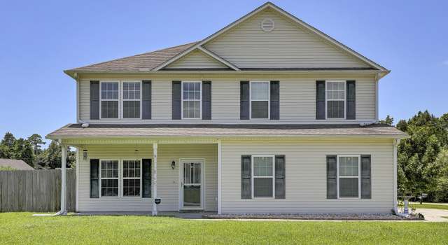 Photo of 301 Tucksey Ct S, Hubert, NC 28539