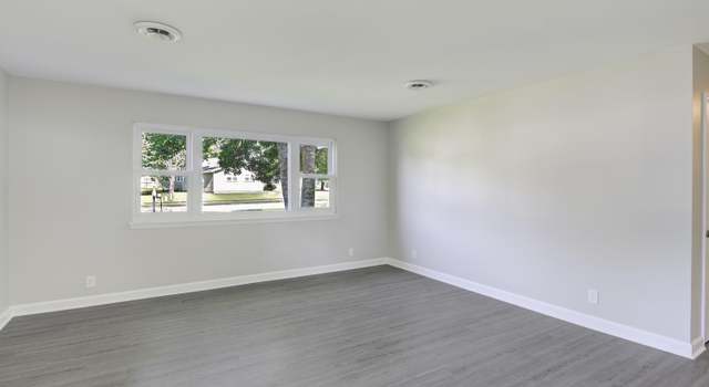 Photo of 306 S Willow Ln, Jacksonville, NC 28546