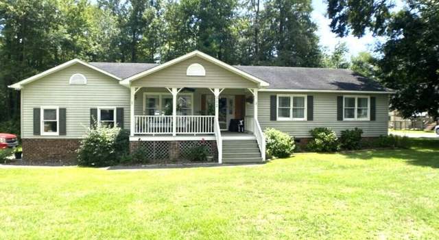 Photo of 302 S Wedgewood Dr, Washington, NC 27889