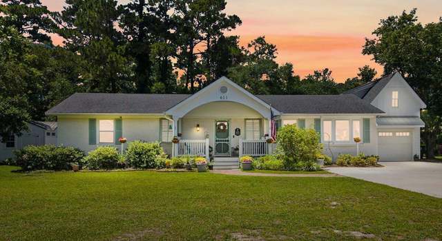 Photo of 611 N Fodale Ave, Southport, NC 28461