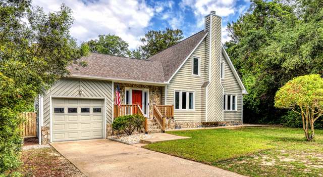 Photo of 107 Live Oak Ct, Pine Knoll Shores, NC 28512