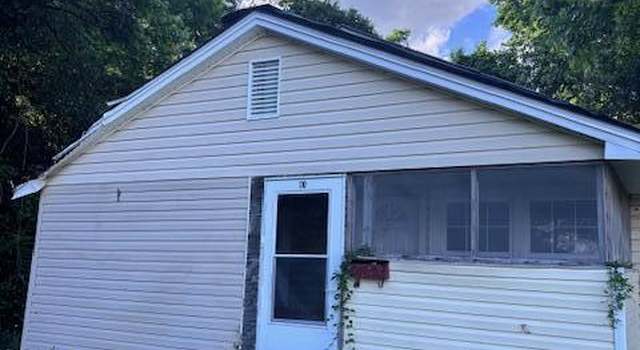 Photo of 110 W Princess St, Chadbourn, NC 28431