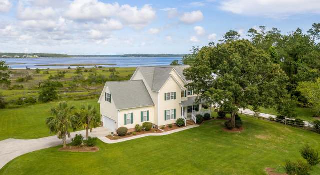 Photo of 419 S Plantation Ln, Swansboro, NC 28584