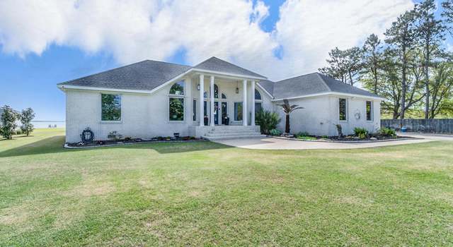Photo of 111 Waterway Ct, Aydlett, NC 27916