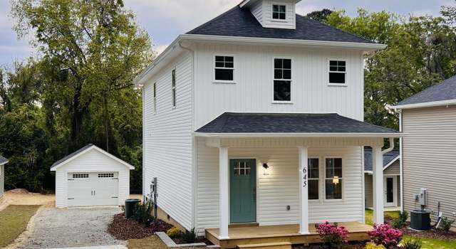 Photo of 645 W Iowa Ave, Southern Pines, NC 28387
