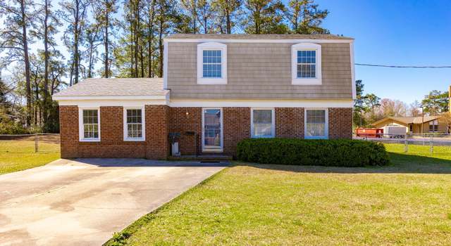 Photo of 907 Oxford Dr, Morehead City, NC 28557