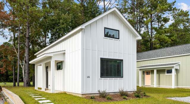 Photo of 126 Long Pond Loop, Swansboro, NC 28584