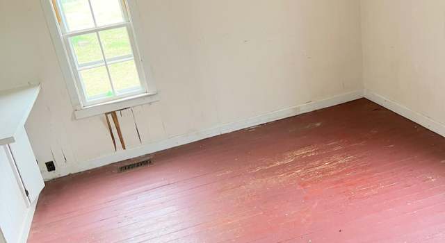 Photo of 203 S Charles St, La Grange, NC 28551