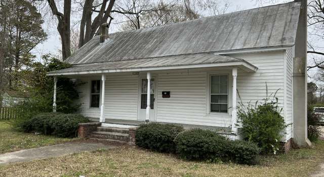 Photo of 203 S Charles St, La Grange, NC 28551