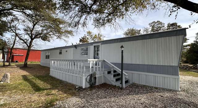 Photo of 408 Bayview Dr, Harkers Island, NC 28531