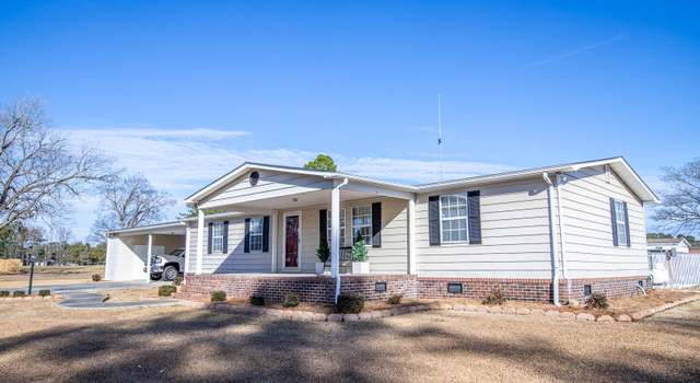 Photo of 319 Moore St, Vanceboro, NC 28586