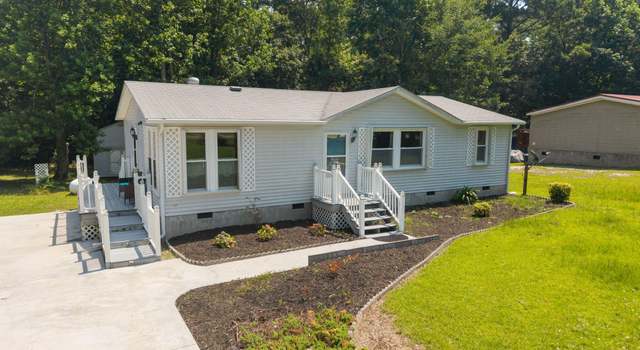Photo of 880 Wildwood Cir, Hampstead, NC 28443