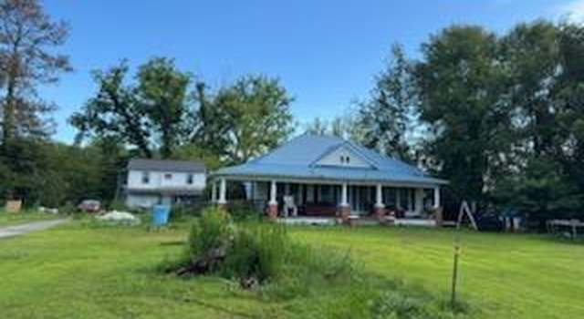 Photo of 2880 Catherine Lake Rd, Richlands, NC 28574