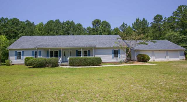 Property at 424 Bingham St, Carthage, NC 28327, 3 beds, 2.5 baths