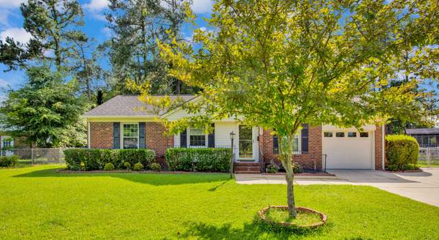 Photo of 5055 Hampshire Dr, Fayetteville, NC 28311