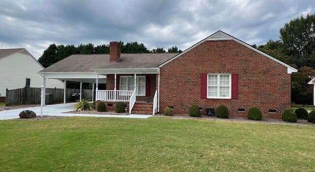 Photo of 2213 Village Dr W, Wilson, NC 27893