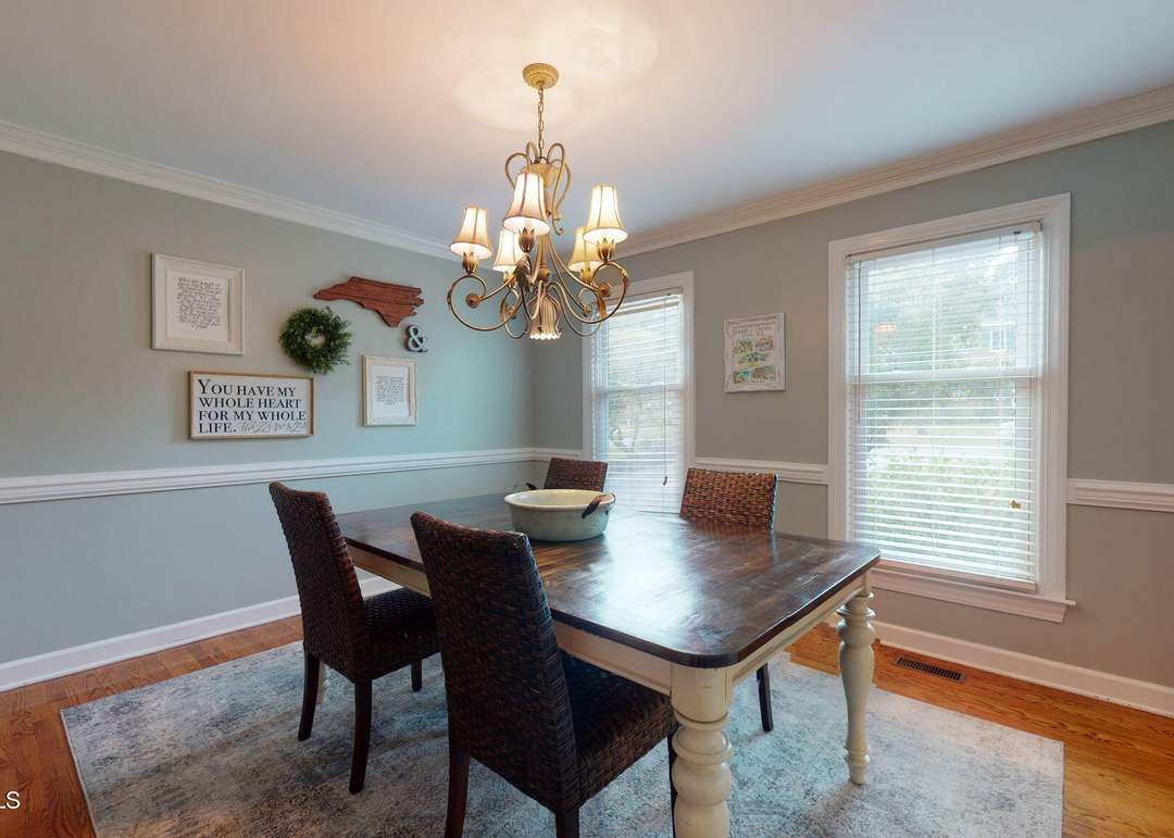 1812 Crooked Creek Rd, Greenville, NC 27858