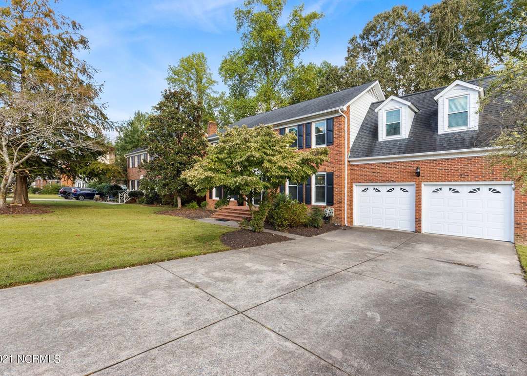 1812 Crooked Creek Rd, Greenville, NC 27858