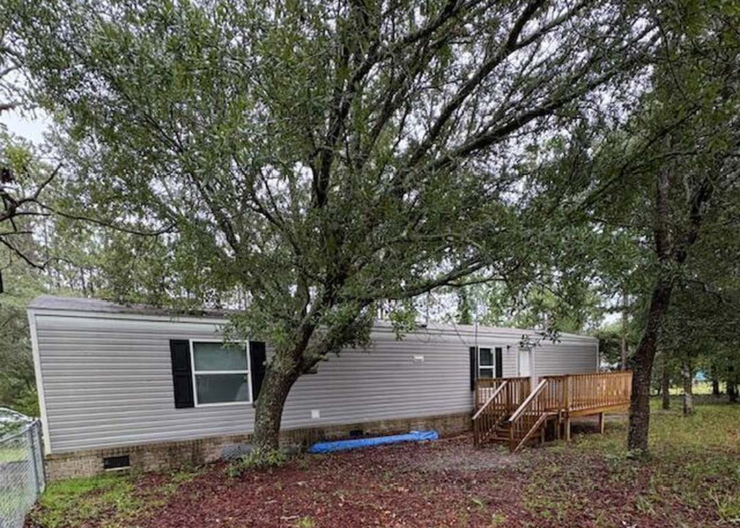 293 Sycamore Rd, Southport, NC 28461