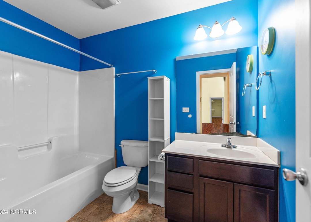 235 Long Neck Dr, Richlands, NC 28574