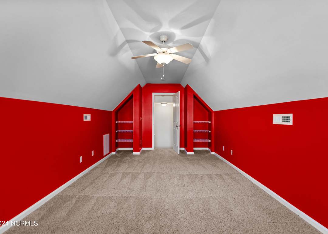 235 Long Neck Dr, Richlands, NC 28574