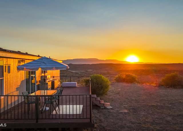 Property at 4615 Lazy Lariat Ln, Rimrock, AZ 86335, 4 beds, 2 baths