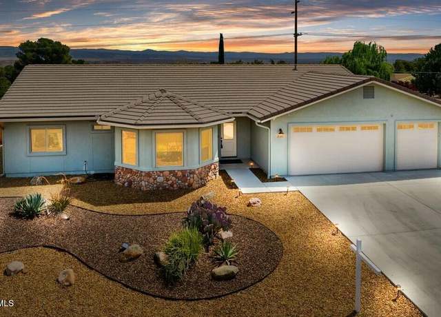 Property at 2135 Austin Way, Clarkdale, AZ 86324, 3 beds, 2 baths