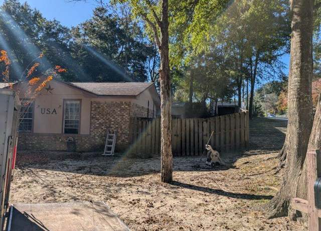 Property at 521 W Parkview Dr, Niceville, FL 32578, 3 beds, 1 bath