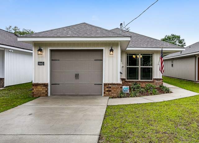 Property at 95 E Dogwood Ave, Defuniak Springs, FL 32433, 3 beds, 2 baths