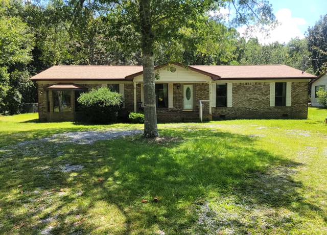 Property at 7112 Wells Ave, Navarre, FL 32566, 3 beds, 2 baths