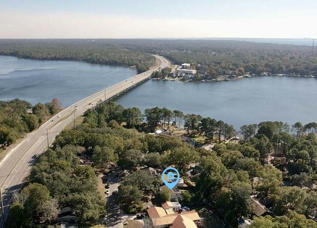 Property at 2450 Duncan Dr, Niceville, FL 32578, 3 beds, 2.5 baths