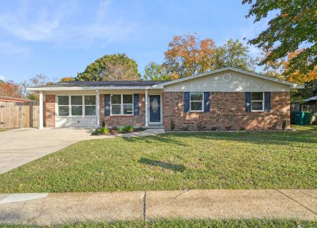 Property at 159 Brewer Cir, Mary Esther, FL 32569, 3 beds, 2 baths