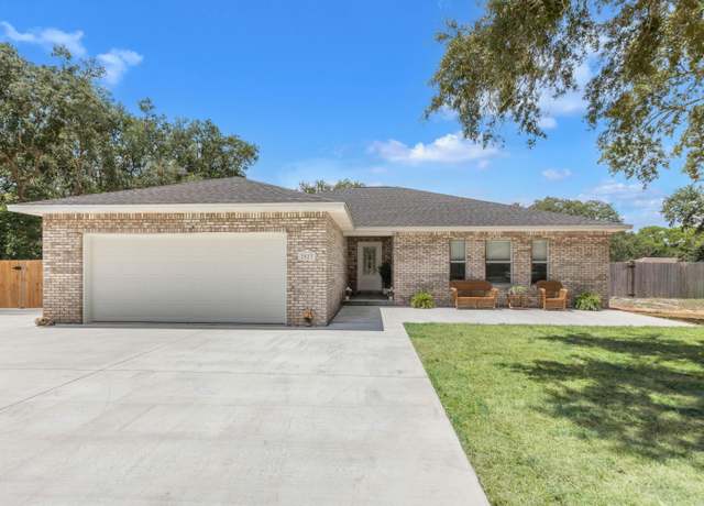 Property at 2023 Vizcaya Dr, Navarre, FL 32566, 3 beds, 2 baths