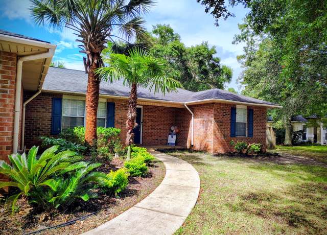 Property at 7280 Mossy Oaks Court Ct, Navarre, FL 32566, 3 beds, 2 baths